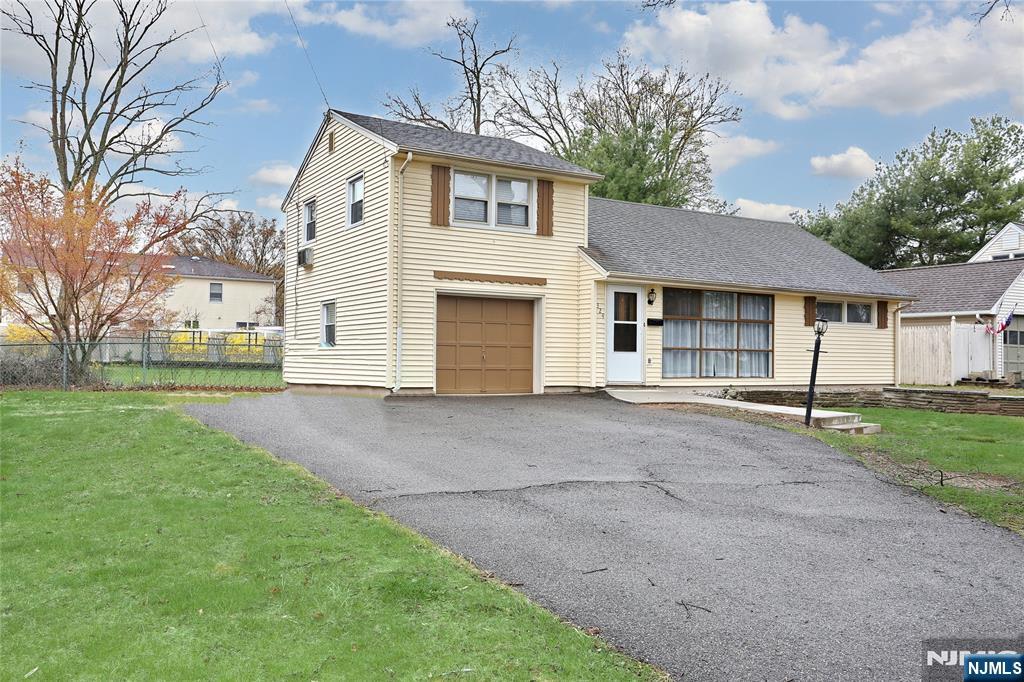 324 Edstan Way Paramus, NJ 07652 - Photo 21 of 35