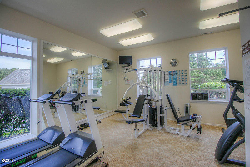 230 Southwest 60th Loop Newport, OR 97366 - Photo 36 of 42 Fitness room
