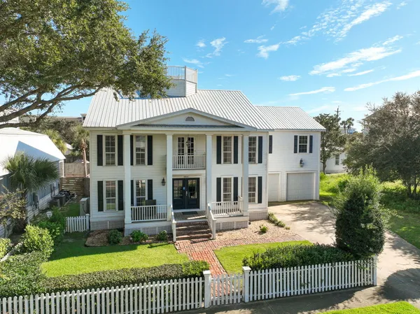 $2,640,000 | 4504 John Avenue, Destin, FL 32541