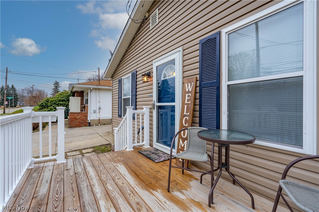1906 Springfield Center Road Akron, OH 44312 - Photo 4 of 18 Front Porch
