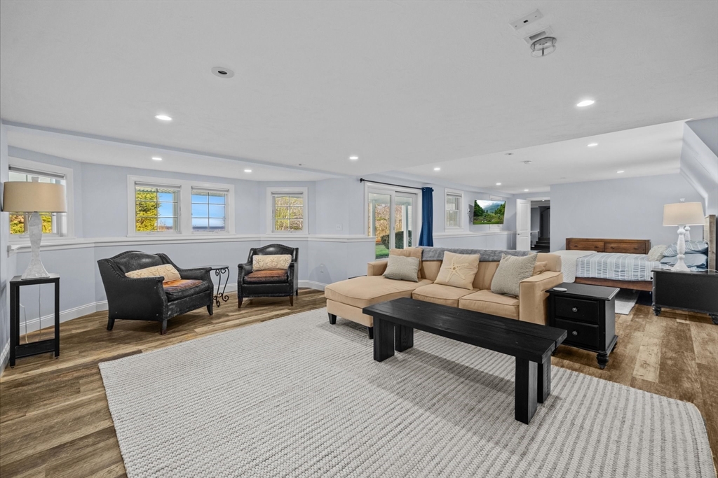 735 Bay Road Duxbury, MA 02332 - Photo 29 of 40 a living room with furniture