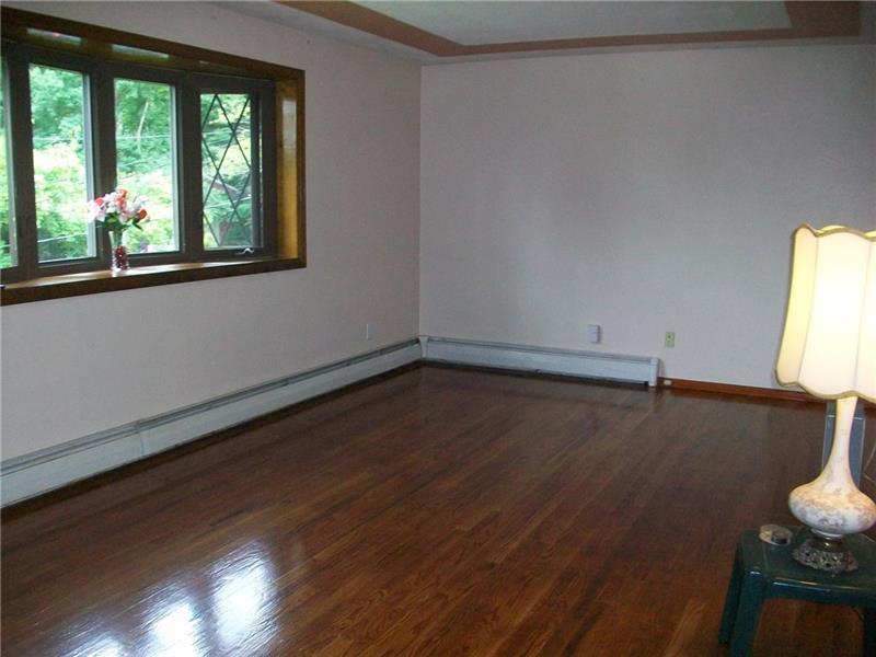430 Fox Pittsburgh, PA 15239 - Photo 4 of 12 Gallery Image 4