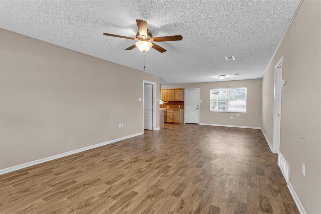 265 South Fm 271 Bonham, TX 75418 - Photo 4 of 22 Living room & dining area