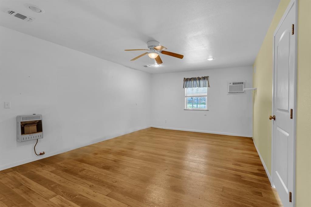 265 South Fm 271 Bonham, TX 75418 - Photo 10 of 22