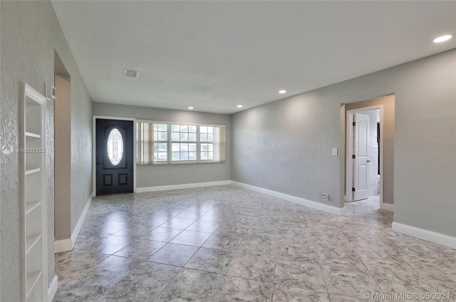 6118 Hogan Creek Road Margate, FL 33063 - Photo 18 of 39 Gallery Image 18