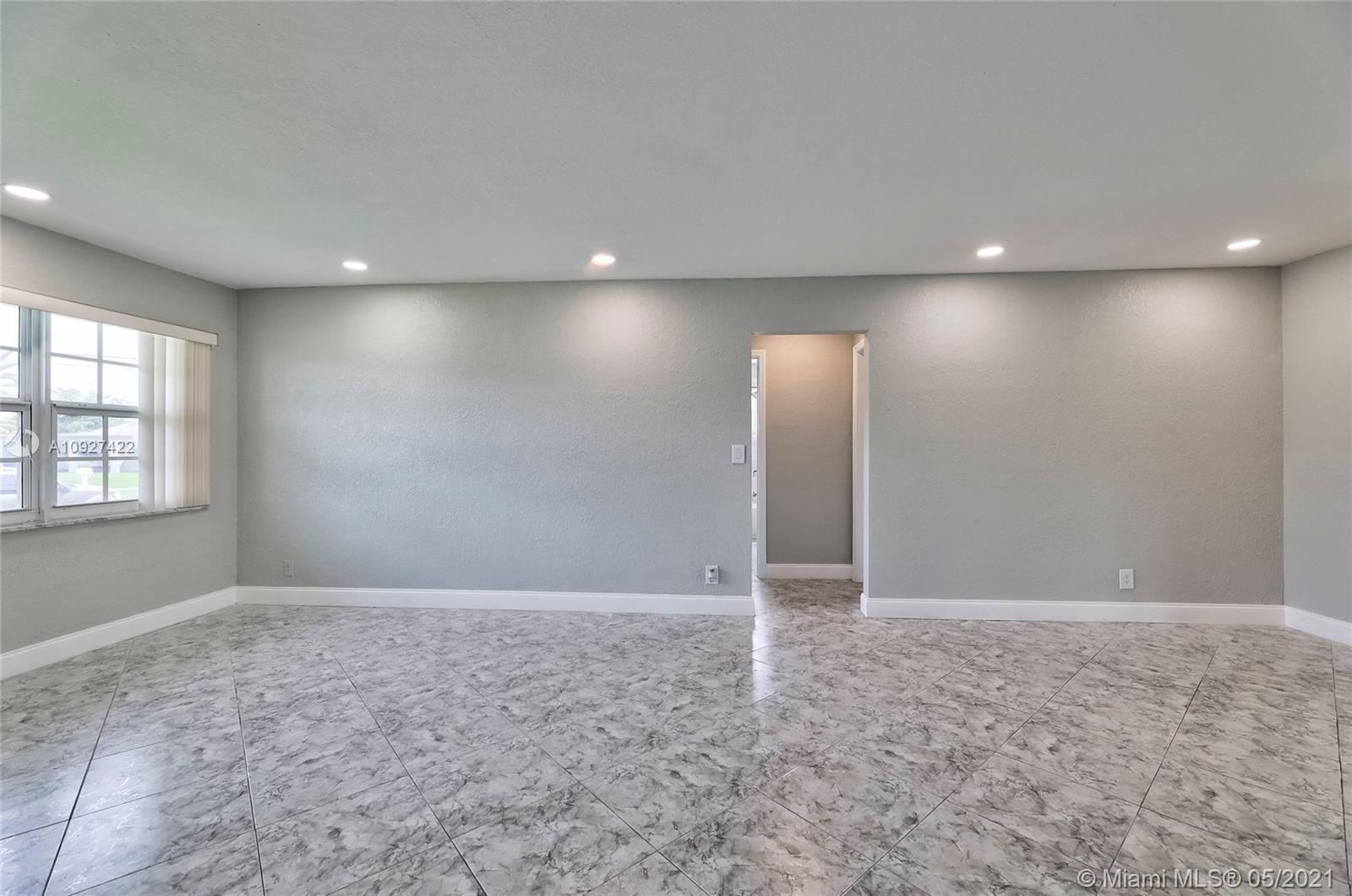 6118 Hogan Creek Road Margate, FL 33063 - Photo 20 of 39 Gallery Image 20