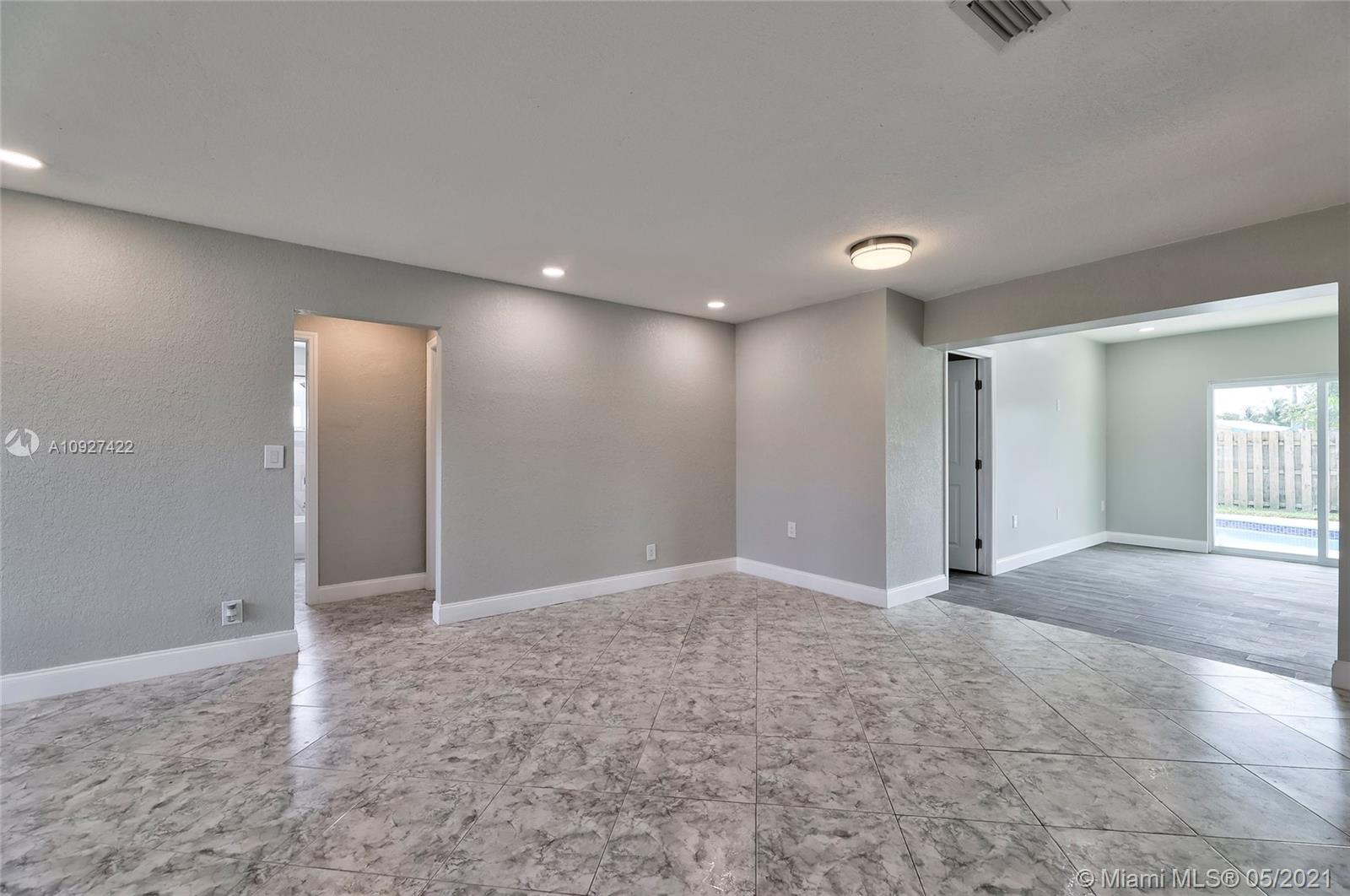 6118 Hogan Creek Road Margate, FL 33063 - Photo 21 of 39 Gallery Image 21