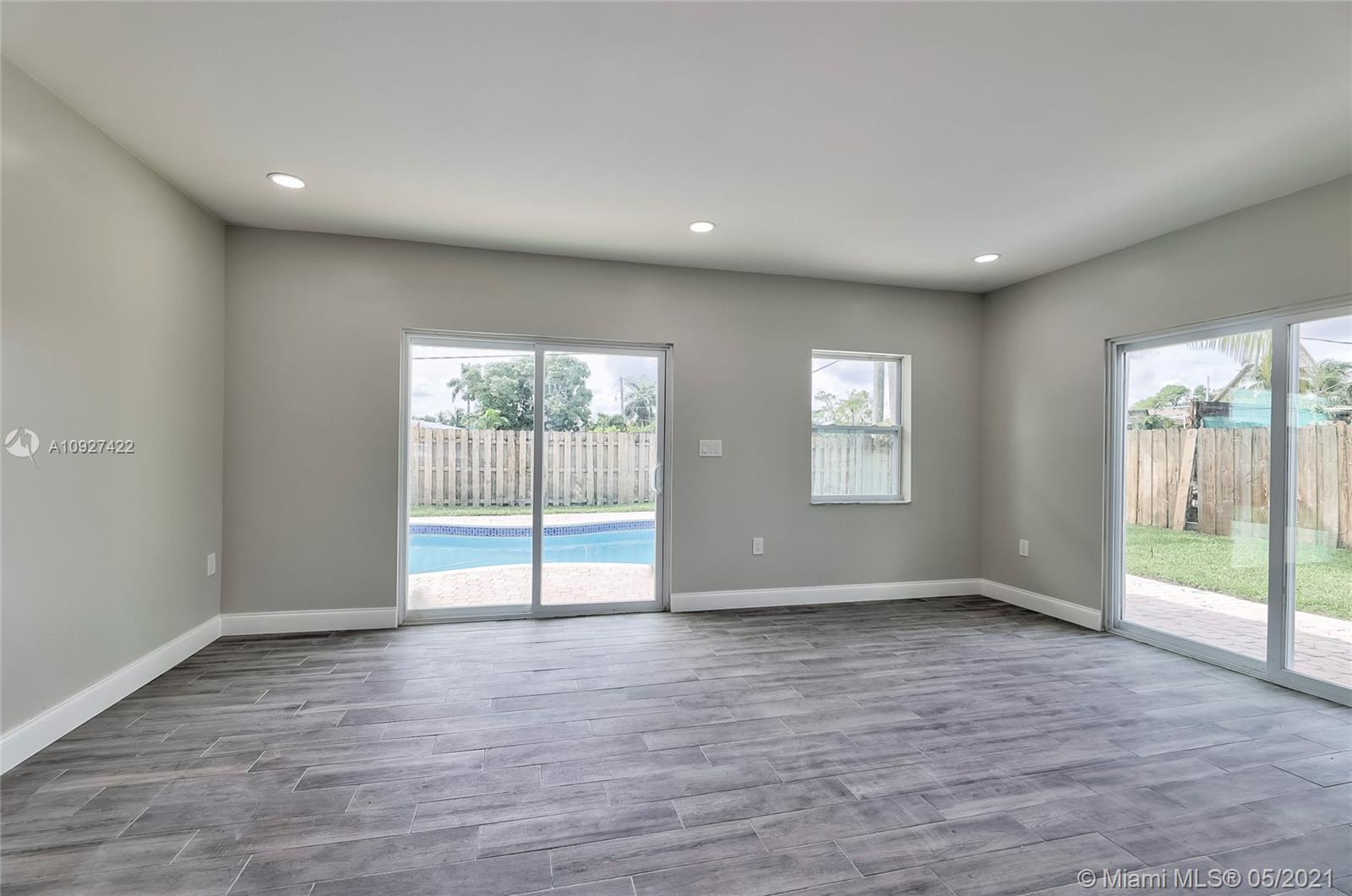 6118 Hogan Creek Road Margate, FL 33063 - Photo 23 of 39 Gallery Image 23