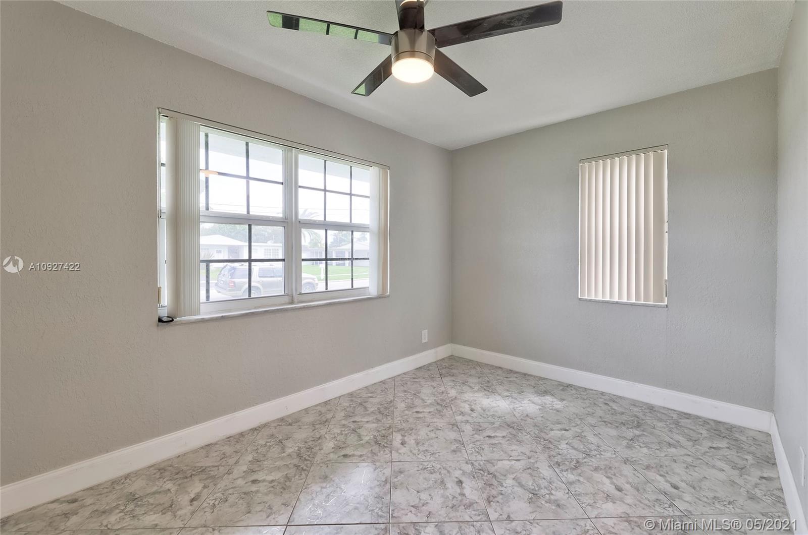 6118 Hogan Creek Road Margate, FL 33063 - Photo 27 of 39 Gallery Image 27