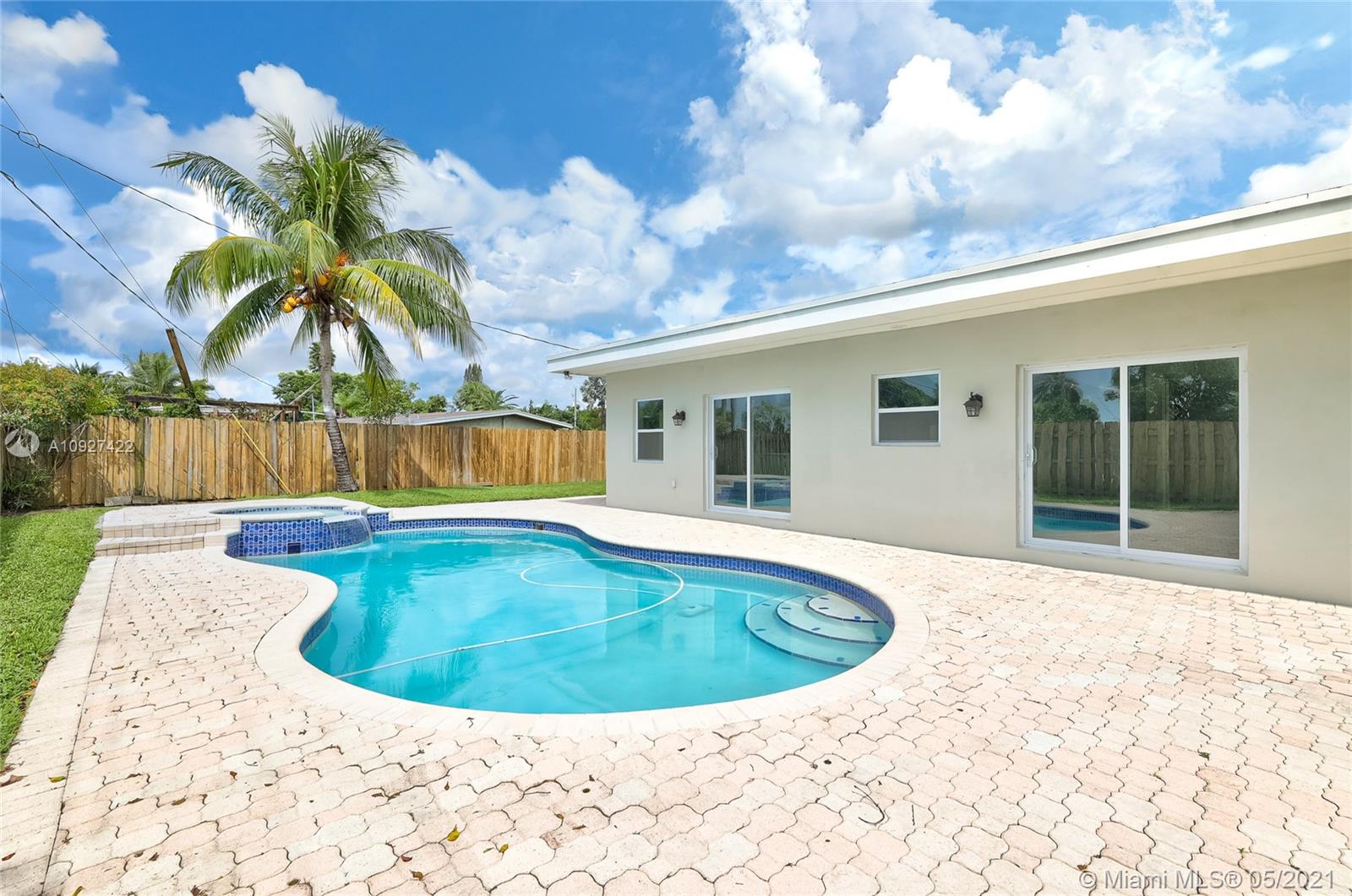 6118 Hogan Creek Road Margate, FL 33063 - Photo 35 of 39 Gallery Image 35