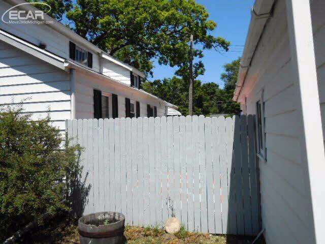 336 North McKinley Road Flushing, MI 48433 - Photo 19 of 27 21192592-18.JPG