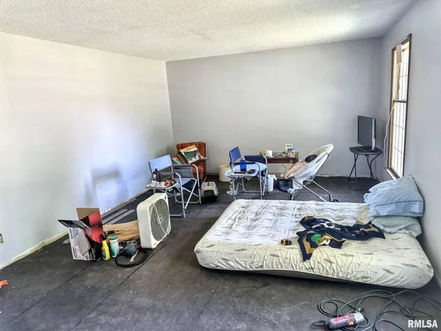 $95,000 | 900 East 4th Street, West Frankfort, IL 62896