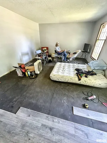 $95,000 | 900 East 4th Street, West Frankfort, IL 62896