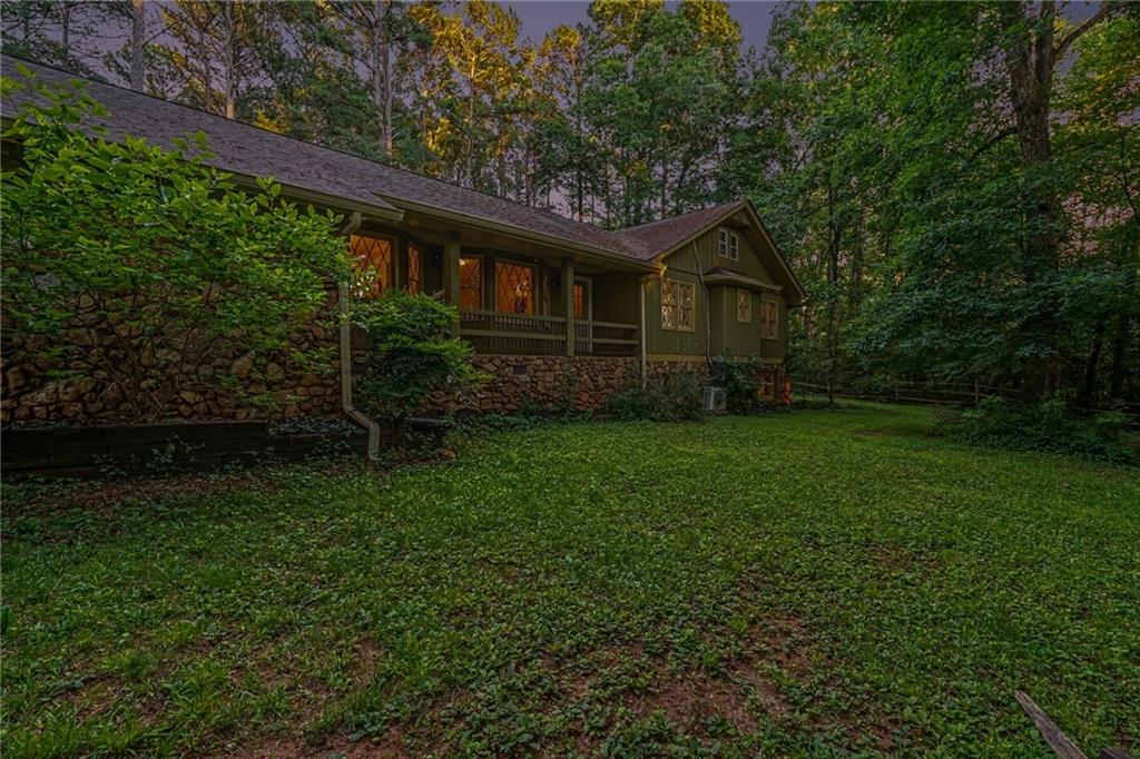 675 Ridge Avenue Stone Mountain, GA 30083 - Photo 6 of 65