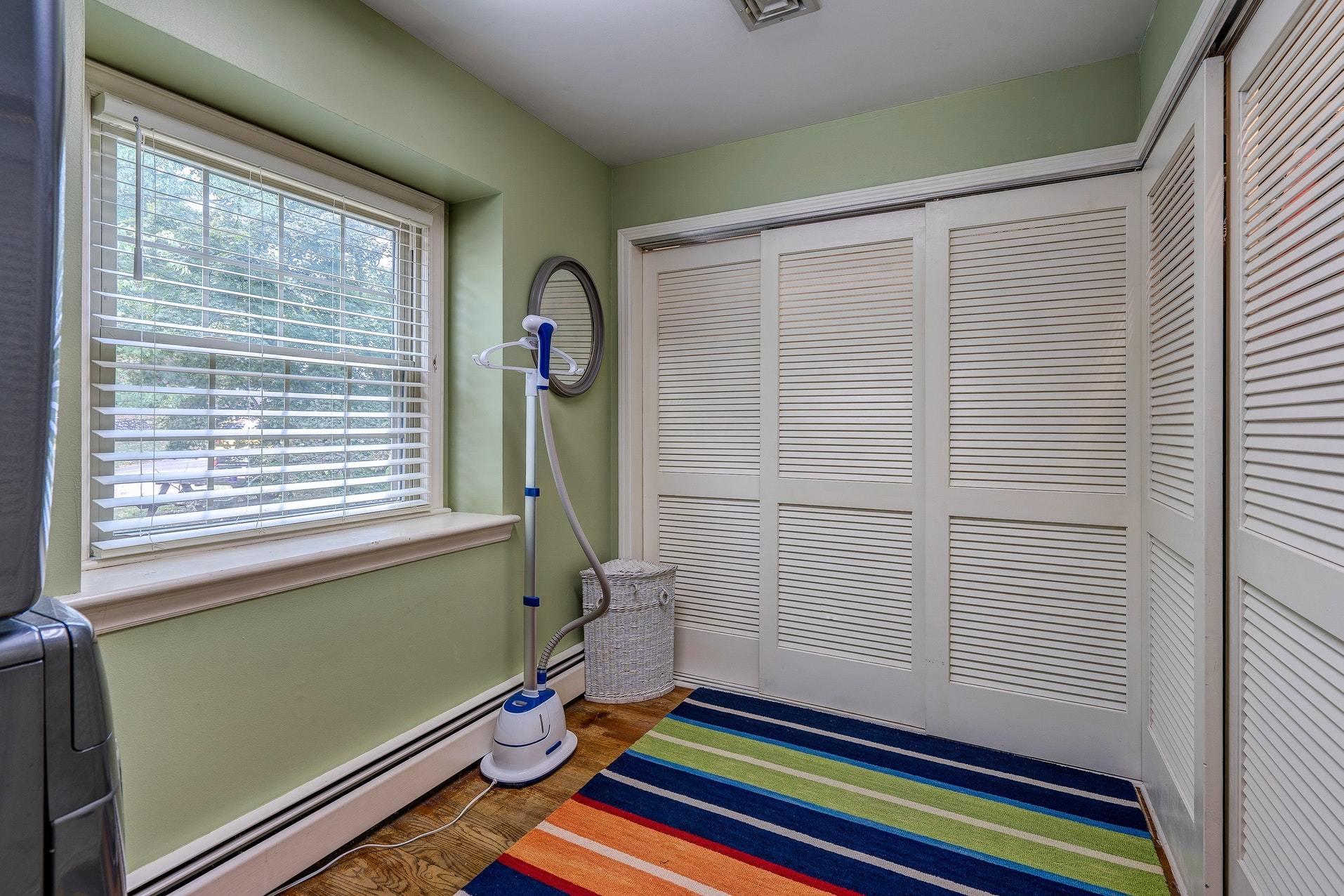 209 Parkcrest Road Southwest Roanoke, VA 24014 - Photo 38 of 48 a room with window and a shower
