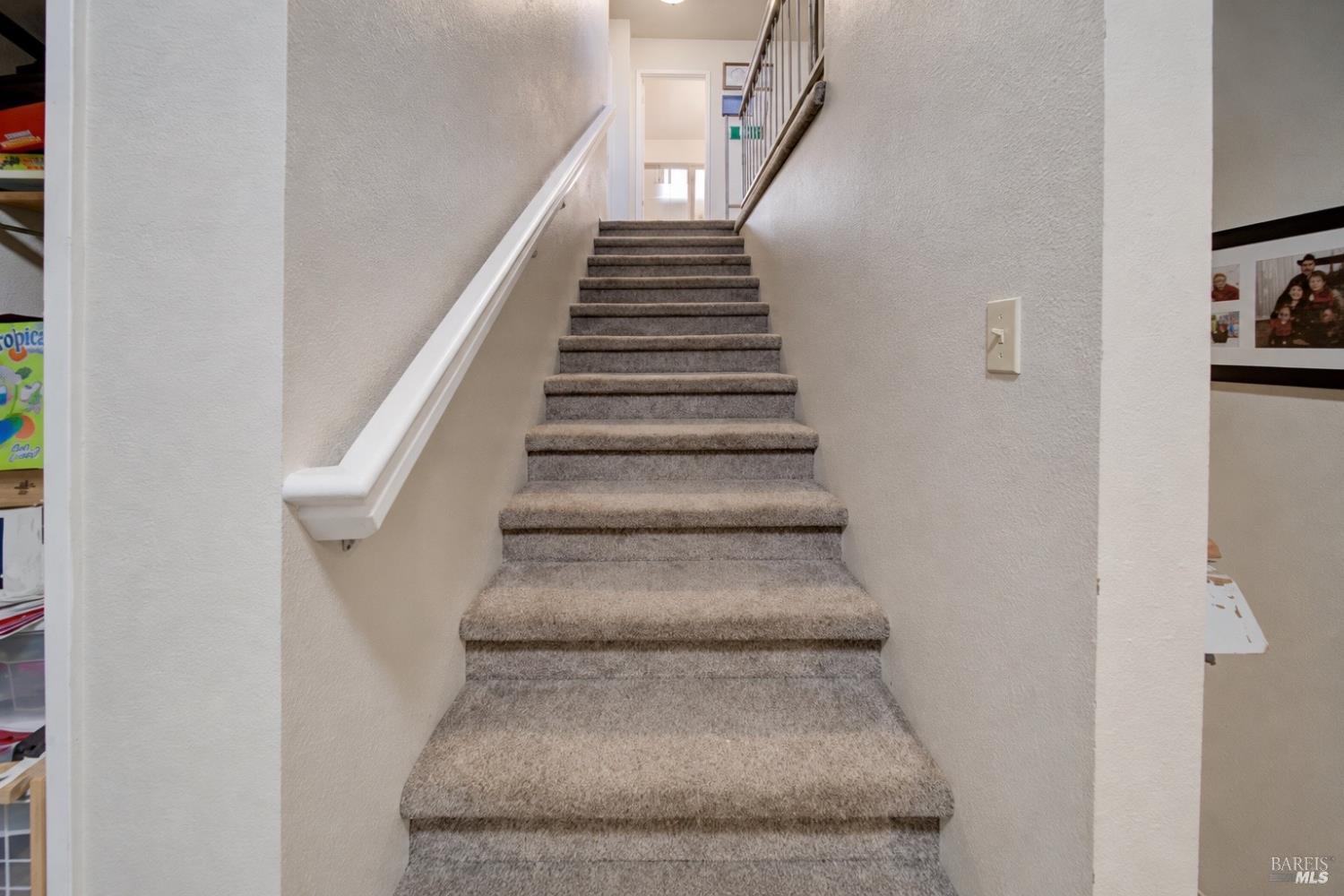 989 Suffolk Way Fairfield, CA 94533 - Photo 16 of 30 a view of entryway