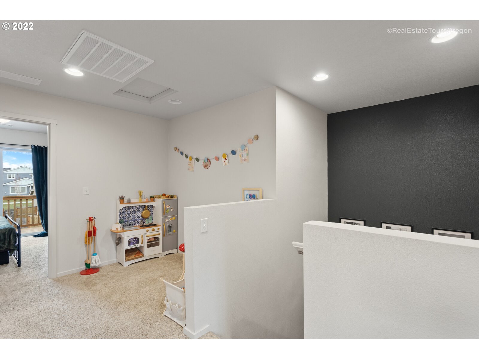 2193 Southeast 16th Street Gresham, OR 97080 - Photo 17 of 32 a utility room with dryer and washer
