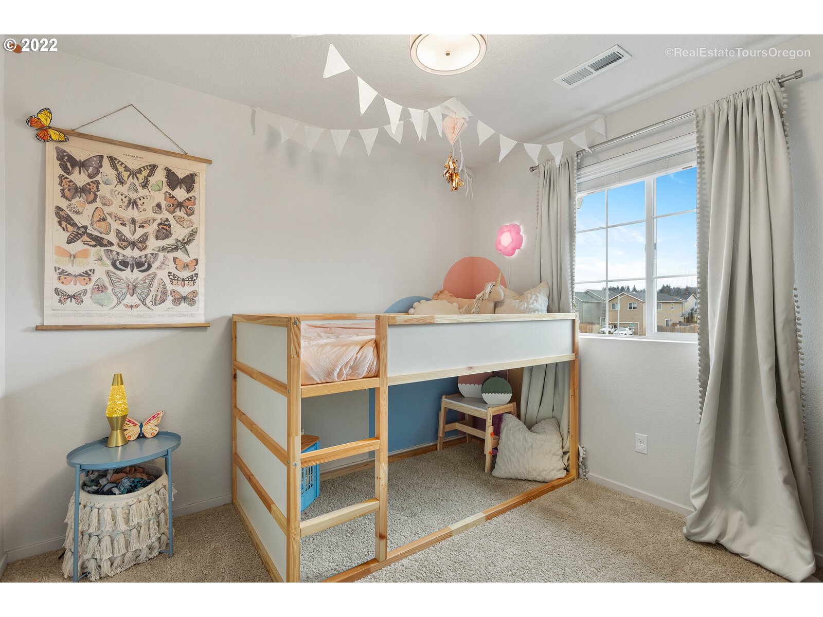 2193 Southeast 16th Street Gresham, OR 97080 - Photo 27 of 32 a living room with a table and a large window
