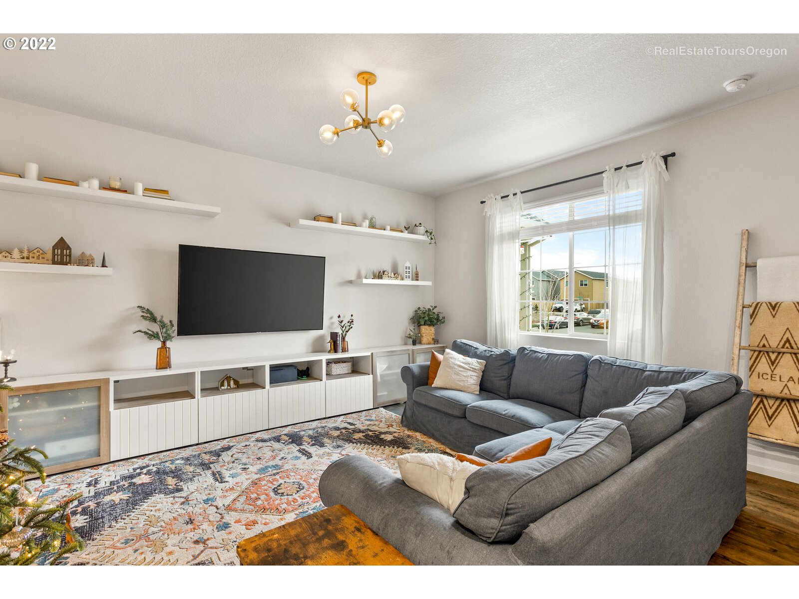 2193 Southeast 16th Street Gresham, OR 97080 - Photo 7 of 32 a living room with furniture and a flat screen tv