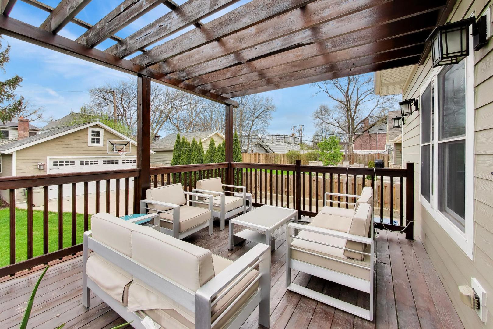 274 Oak Street Elmhurst, IL 60126 - Photo 27 of 31 a view of balcony with furniture