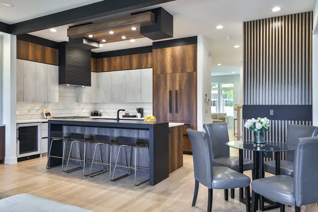 $1,299,000 | 5624 North Francisco Avenue, Chicago, IL 60659