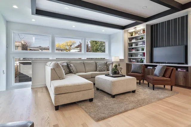 $1,299,000 | 5624 North Francisco Avenue, Chicago, IL 60659