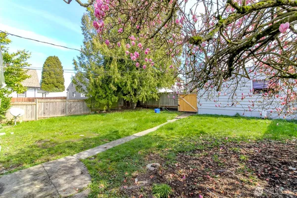 $339,900 | 5637 South I Street, Tacoma, WA 98408