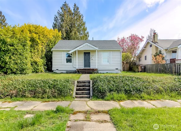 $339,900 | 5637 South I Street, Tacoma, WA 98408