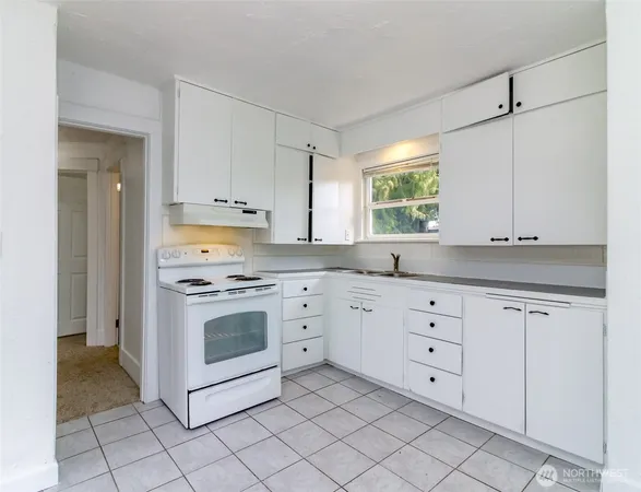 $339,900 | 5637 South I Street, Tacoma, WA 98408