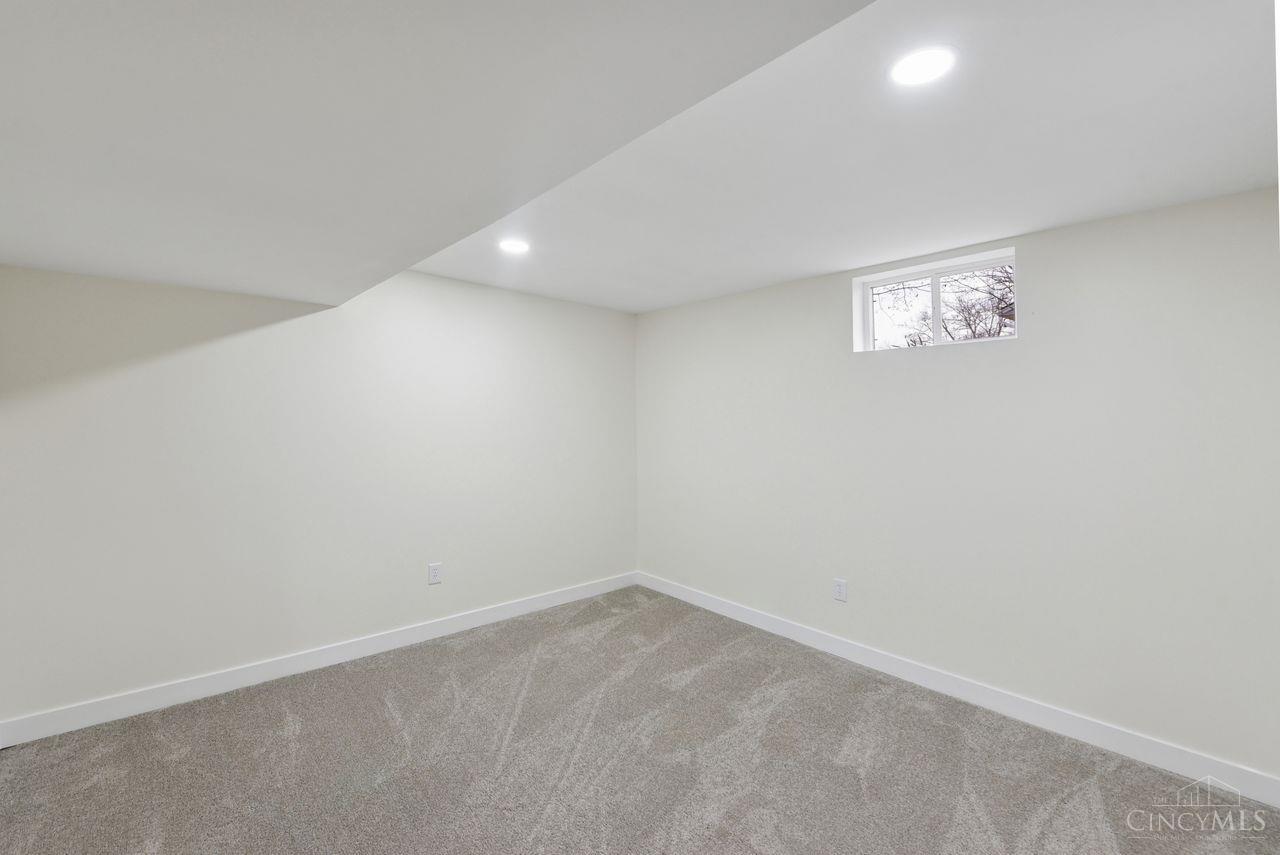 357 Meadowcrest Road Cincinnati, OH 45231 - Photo 46 of 61
