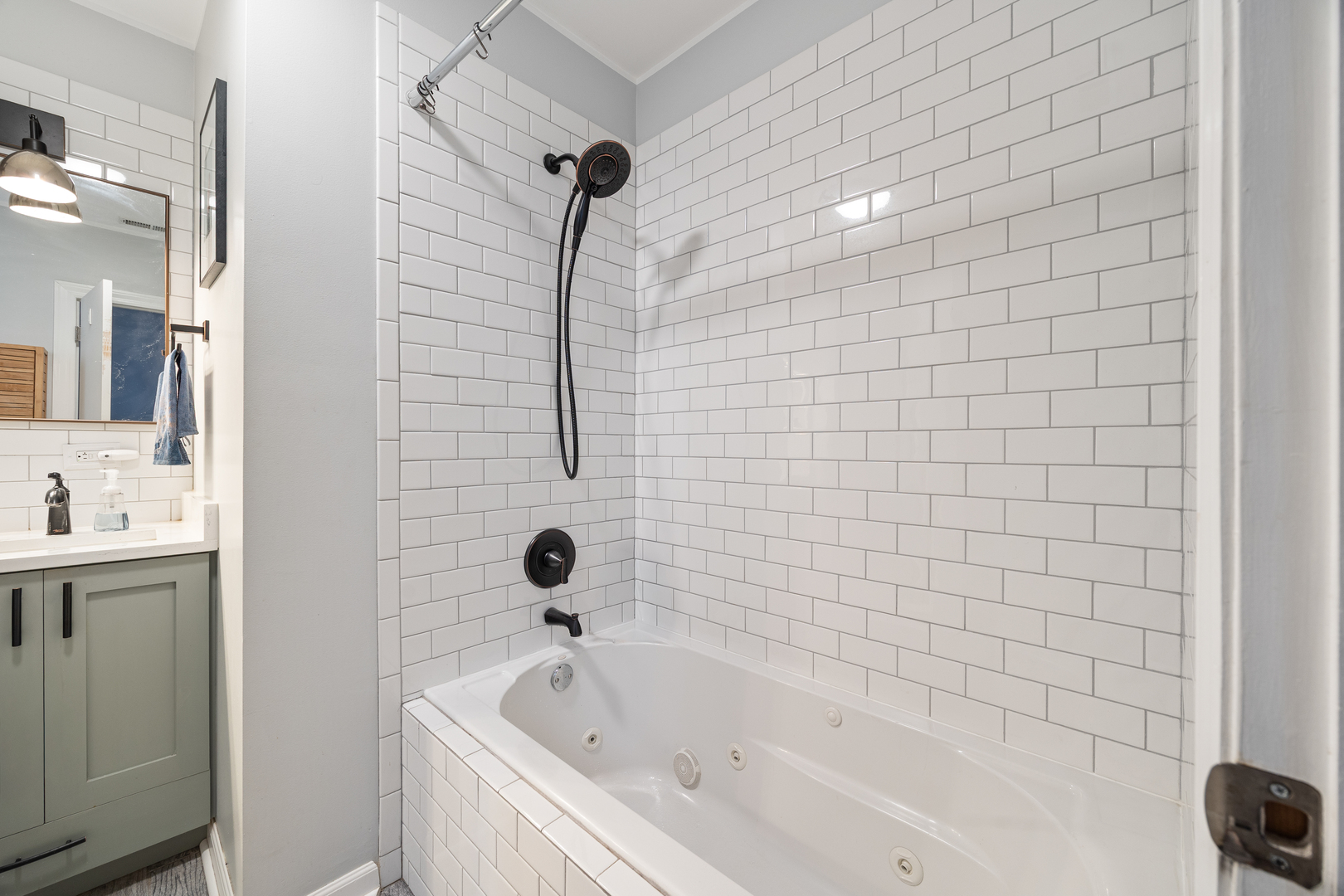 1435 West Addison Street, Unit 2 Chicago, IL 60657 - Photo 12 of 18 Gallery Image 12