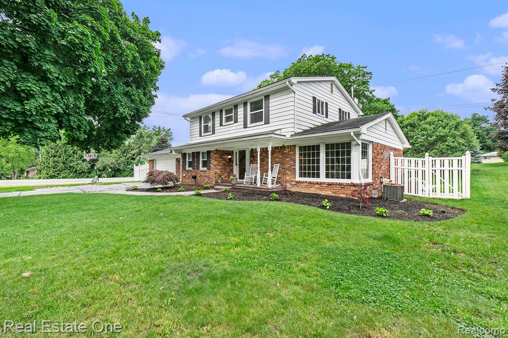 994 Hampstead Lane Rochester Hills, MI 48309 - Photo 2 of 25