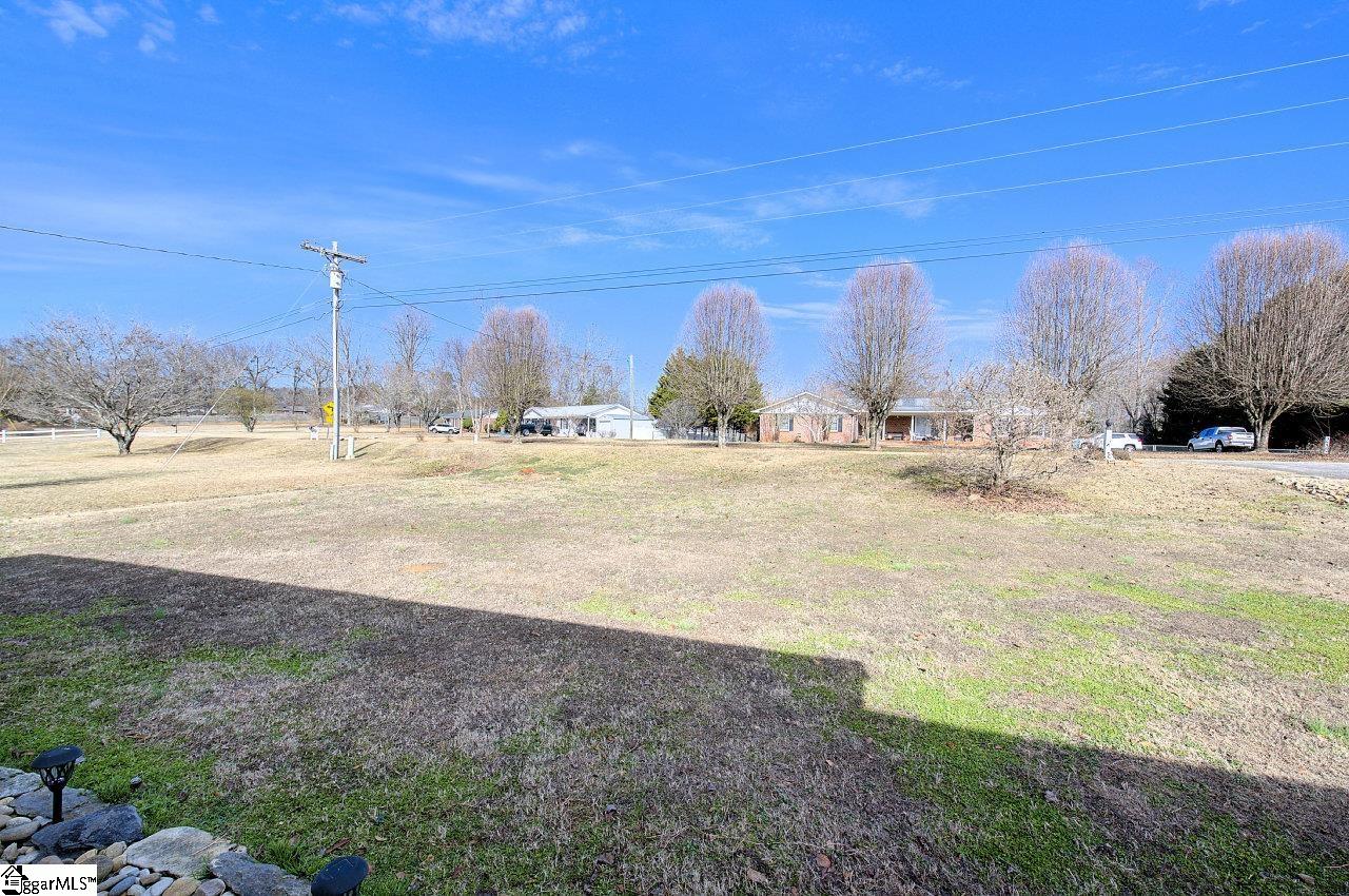 240 Hendricks Road Pickens, SC 29671 - Photo 6 of 39 Gallery Image 6