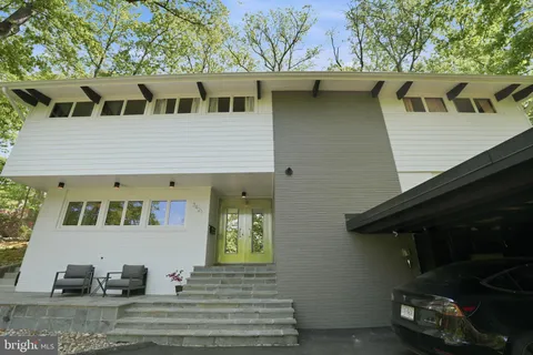 $1,295,000 | 3421 Stoneybrae Drive, Falls Church, VA 22044