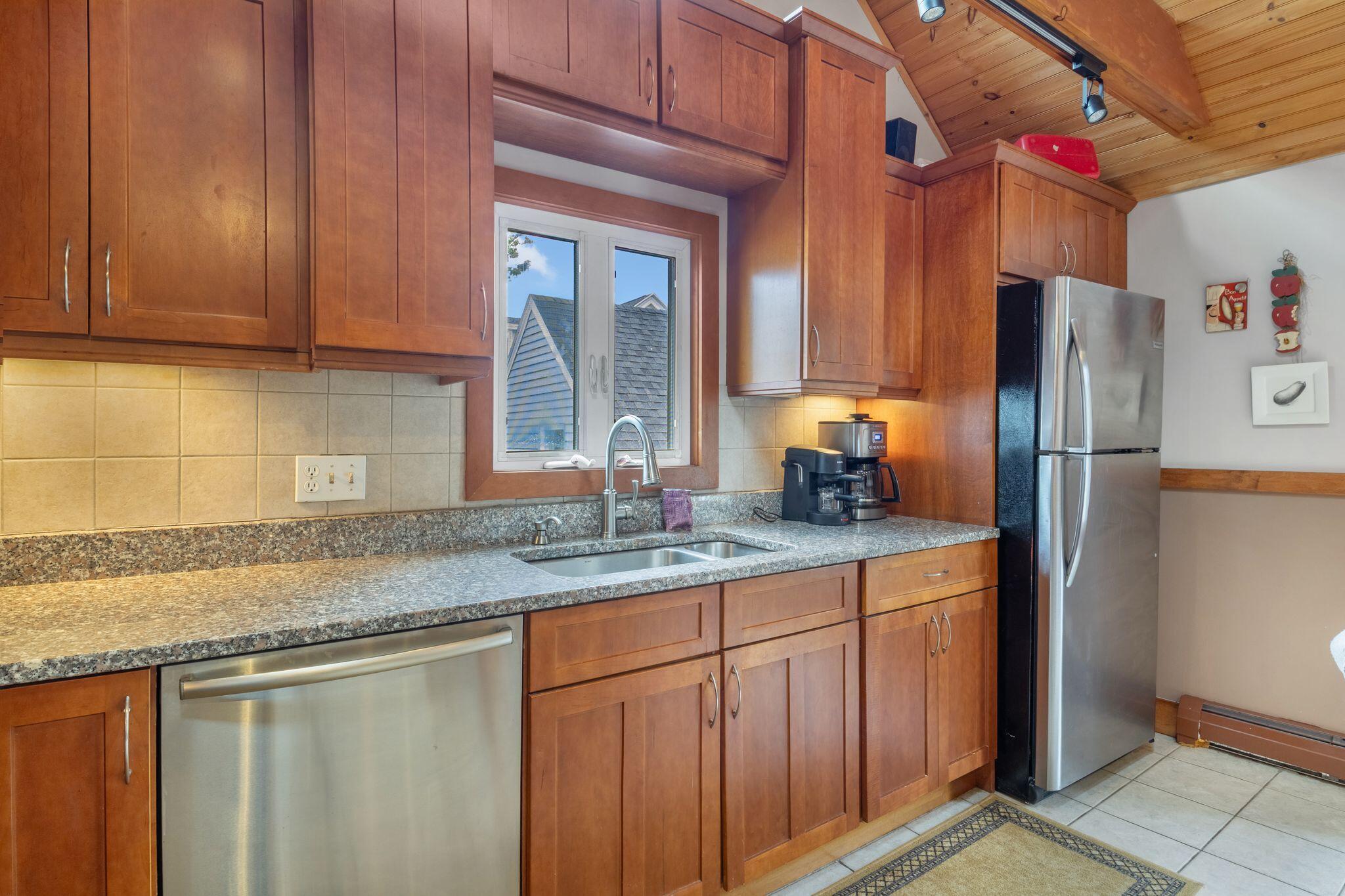 75 Carleton Street Portland, ME 04102 - Photo 14 of 51 75_Carleton_St_336