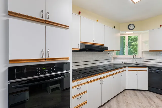 $844,000 | 26 Wilridge Road, Ridgefield, CT 06877