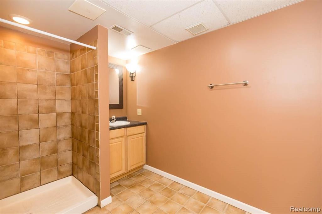 39860 Squire Road Novi, MI 48375 - Photo 50 of 64