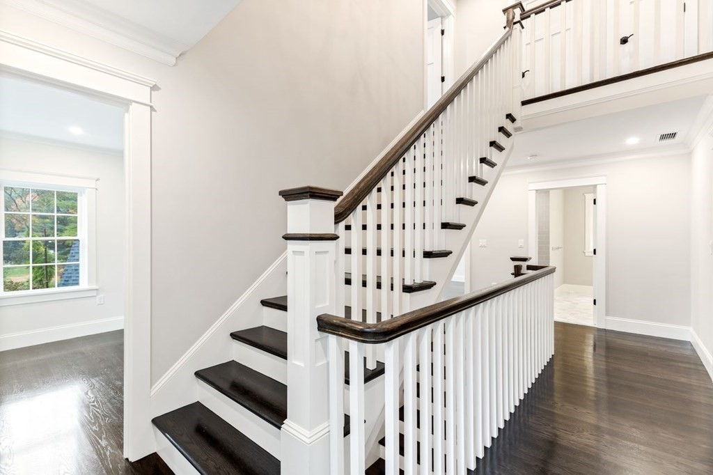 9 Coach Road Lexington, MA 02420 - Photo 13 of 28 Gallery Image 13