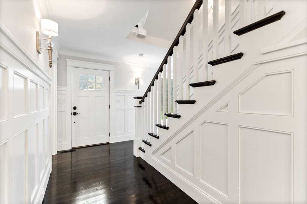 9 Coach Road Lexington, MA 02420 - Photo 2 of 28 Gallery Image 2