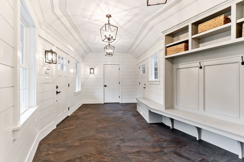 9 Coach Road Lexington, MA 02420 - Photo 10 of 28 Gallery Image 10