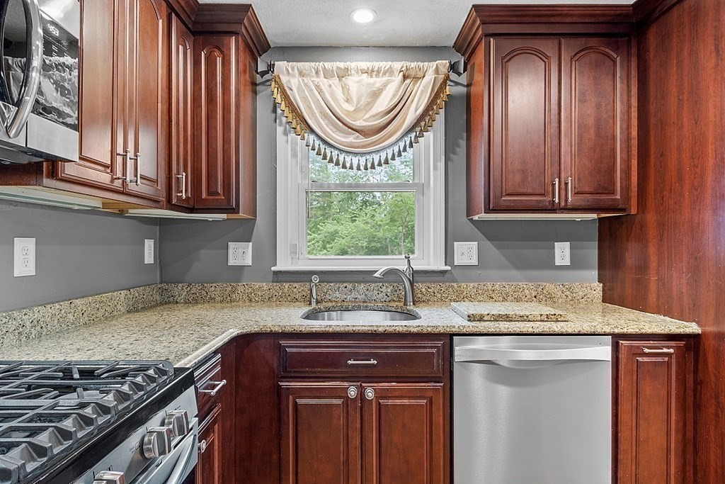 49 Heritage Road Billerica, MA 01821 - Photo 10 of 27 Gallery Image 10