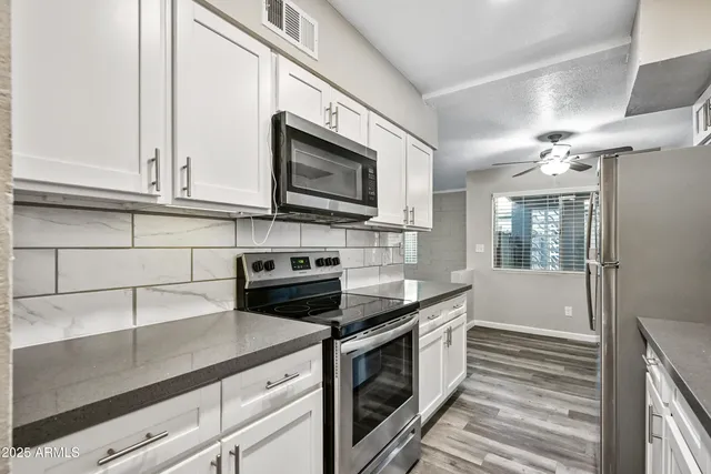 $1,299 | 1518 West Colter Street, Unit 30, Phoenix, AZ 85015