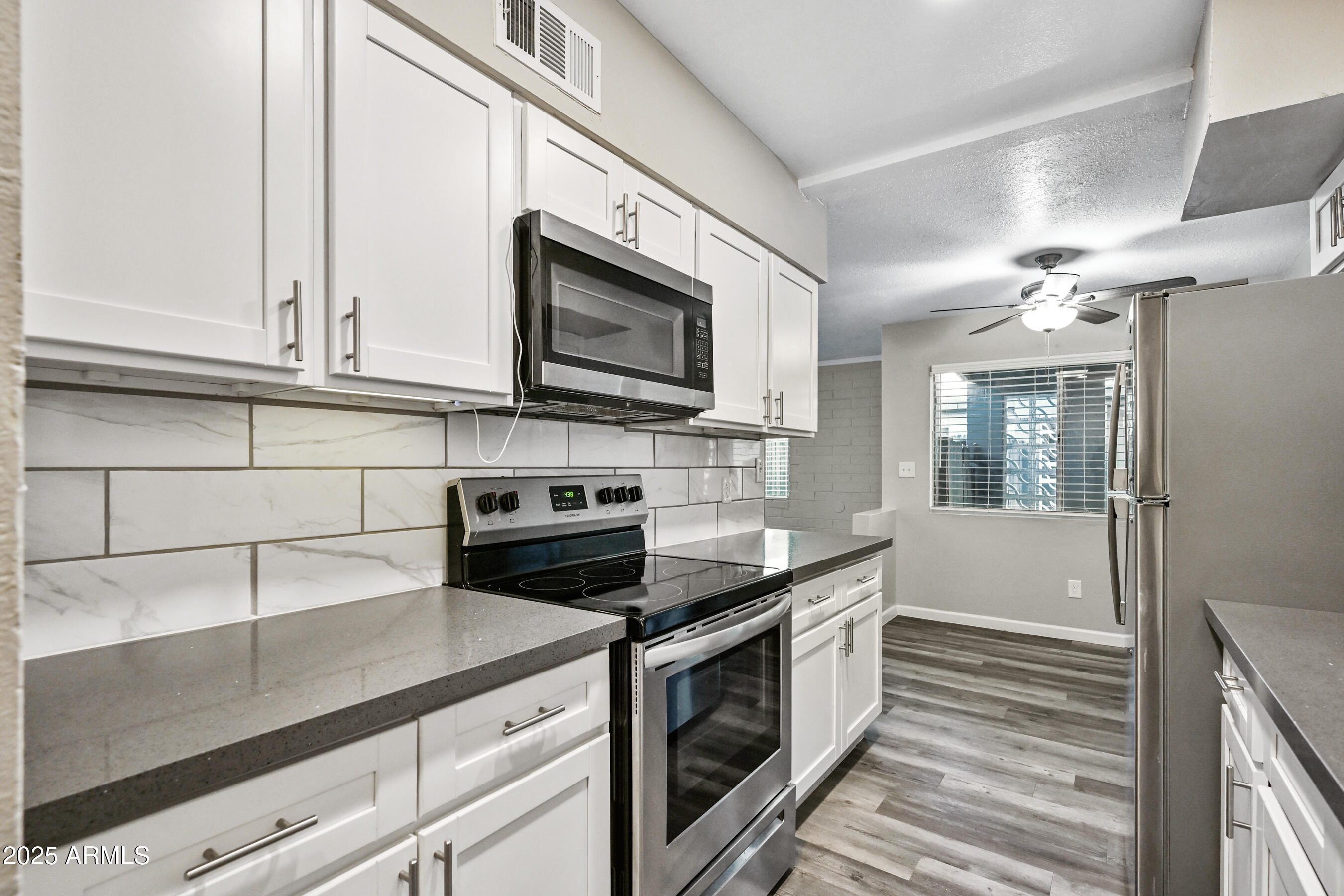 1518 West Colter Street, Unit 30 Phoenix, AZ 85015 - Photo 11 of 29 9-1518WCS30--ocupix-