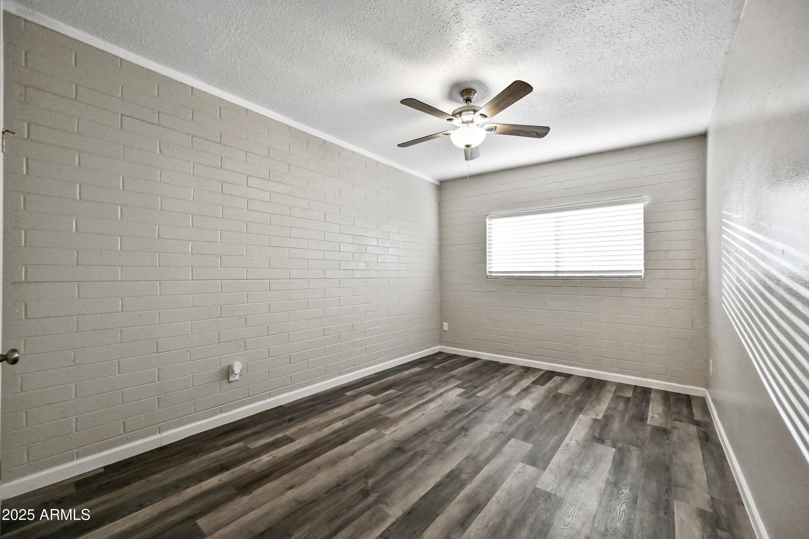 1518 West Colter Street, Unit 30 Phoenix, AZ 85015 - Photo 12 of 29 10-1518WCS30--ocupix-