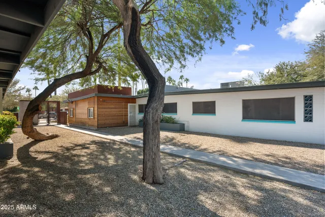 $1,299 | 1518 West Colter Street, Unit 30, Phoenix, AZ 85015