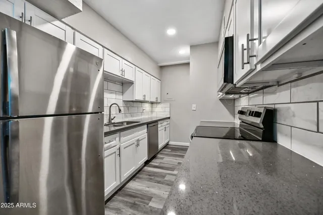 $1,299 | 1518 West Colter Street, Unit 30, Phoenix, AZ 85015