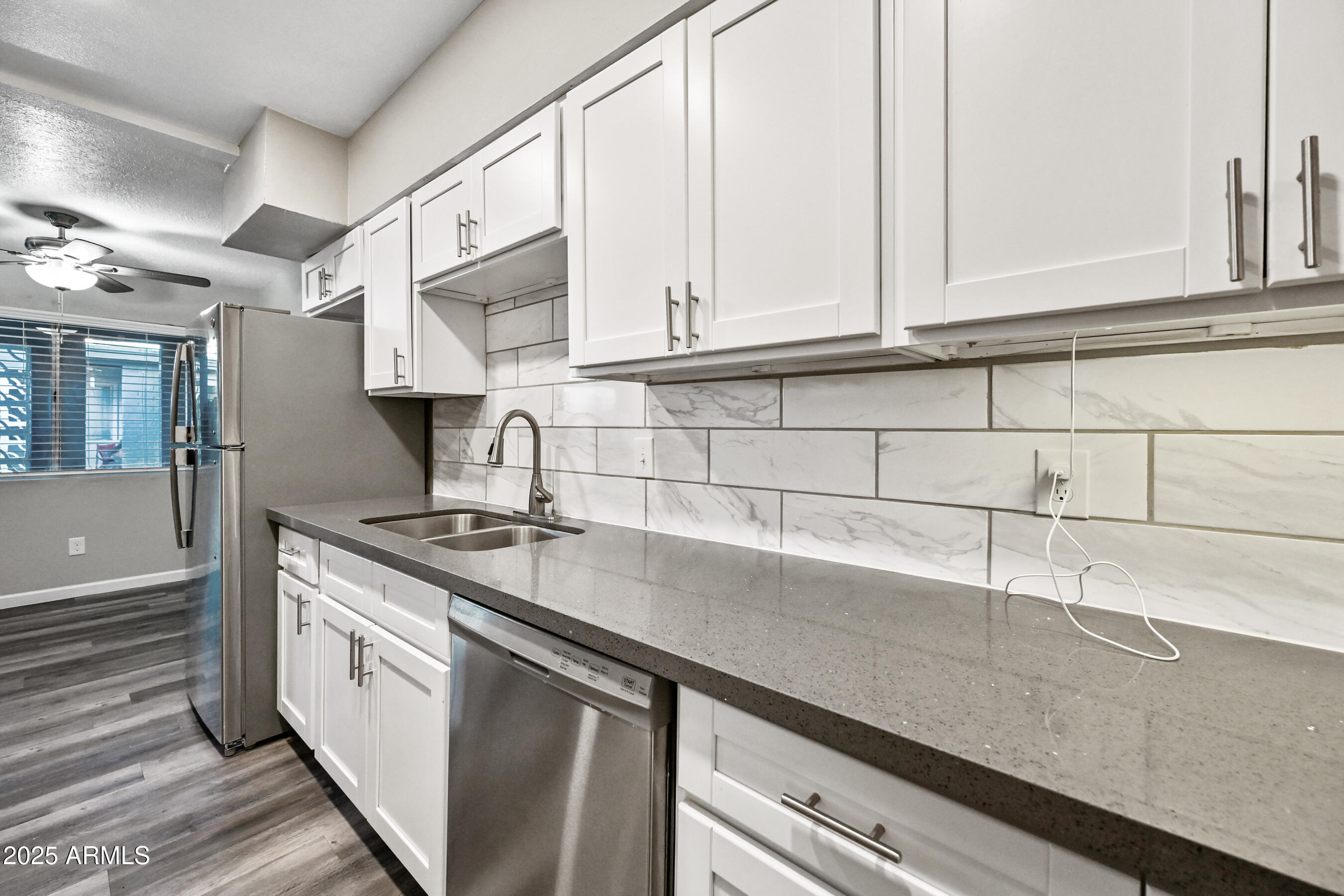 1518 West Colter Street, Unit 30 Phoenix, AZ 85015 - Photo 10 of 29 8-1518WCS30--ocupix-