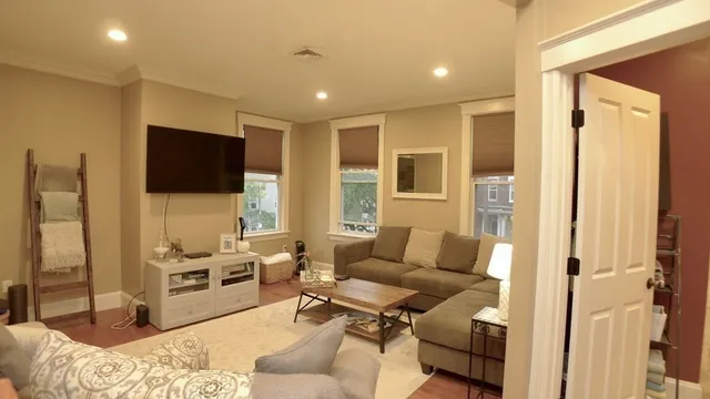 $3,000 | 10 Savin Hill Avenue, Unit 2, Boston, MA 02125