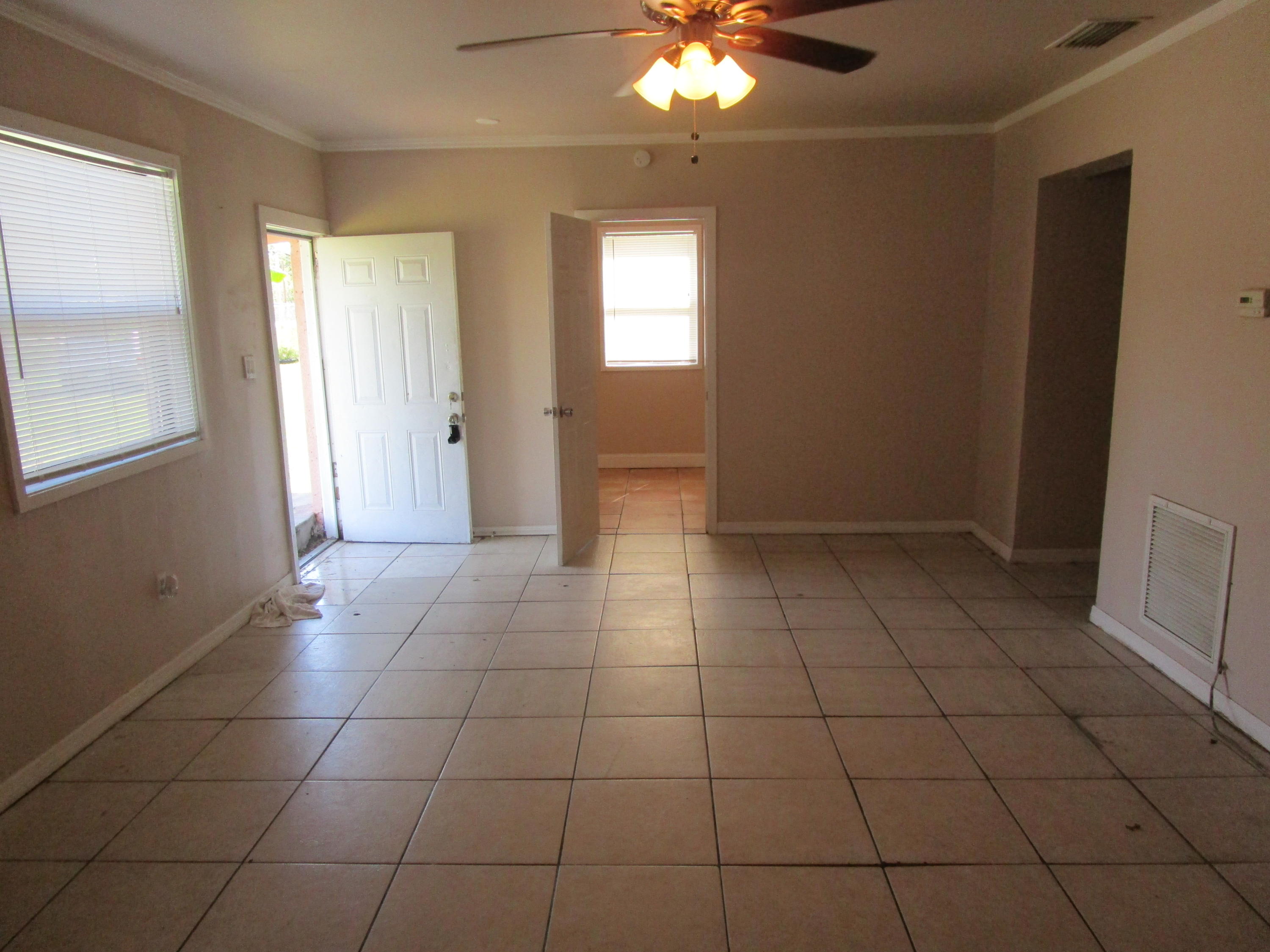 1007 Angle Road Fort Pierce, FL 34947 - Photo 3 of 30 1007 Angle Rd 026