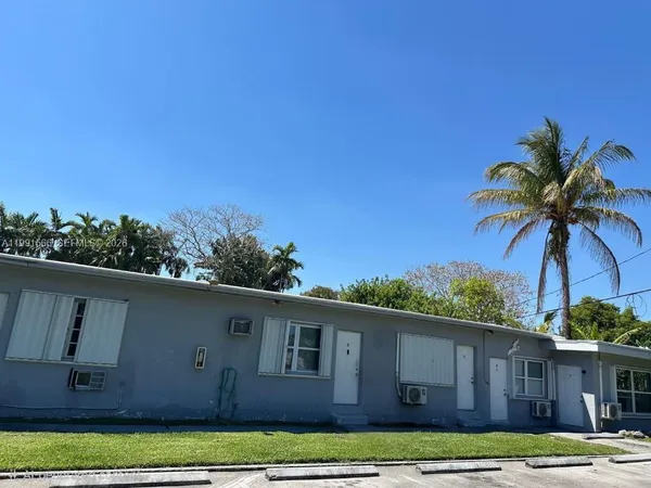 $1,630 | 1293 Northeast 109th Street, Unit 4, Miami, FL 33161